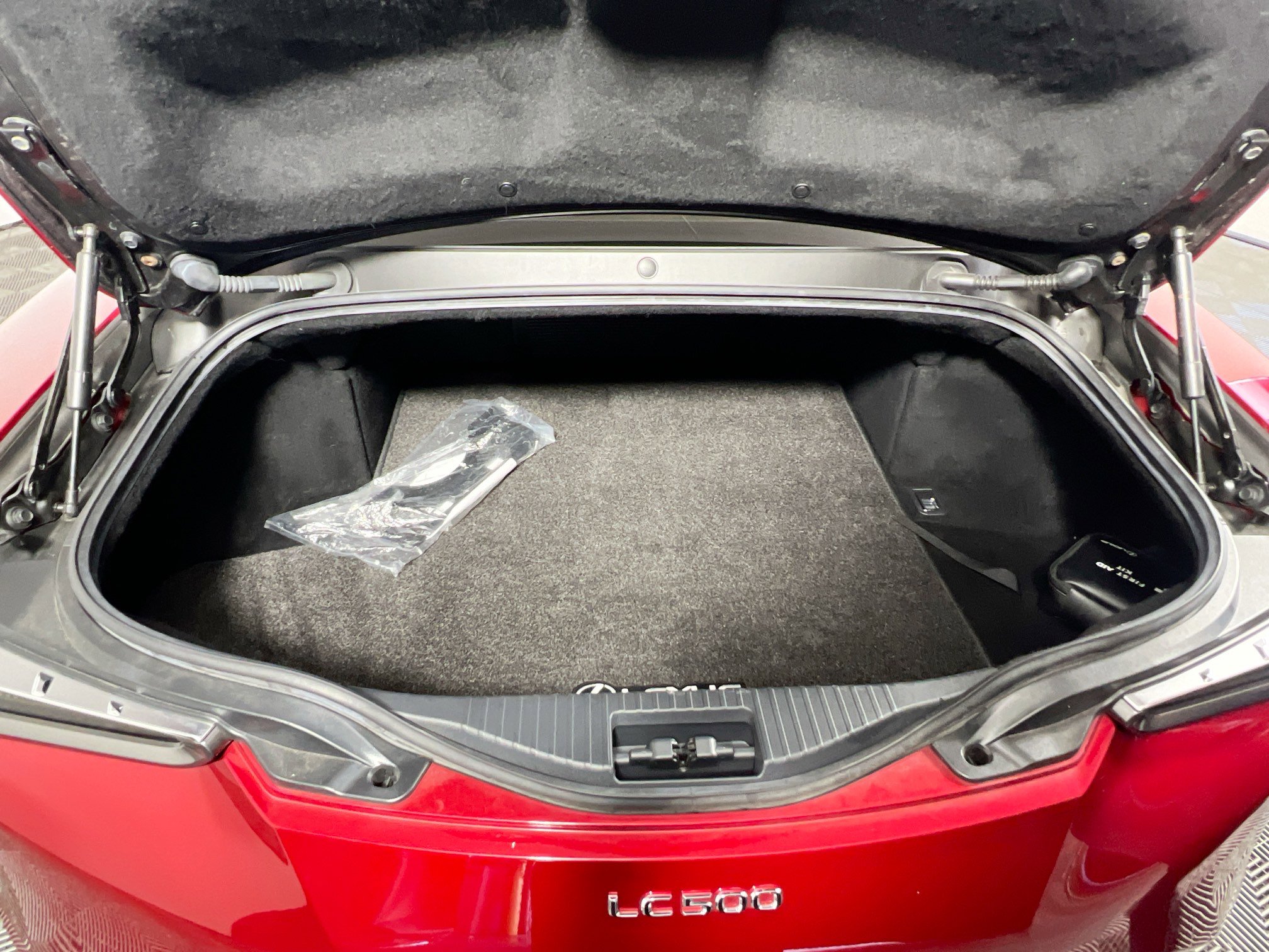 Used 2020 Lexus LC 500 Coupe w/ Performance Package image 32