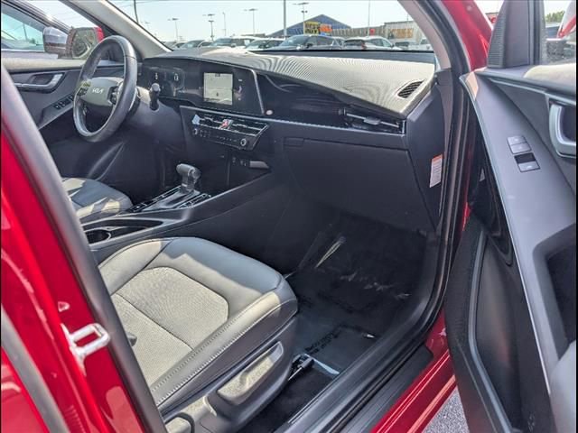 Used 2024 Kia Niro EX image 18
