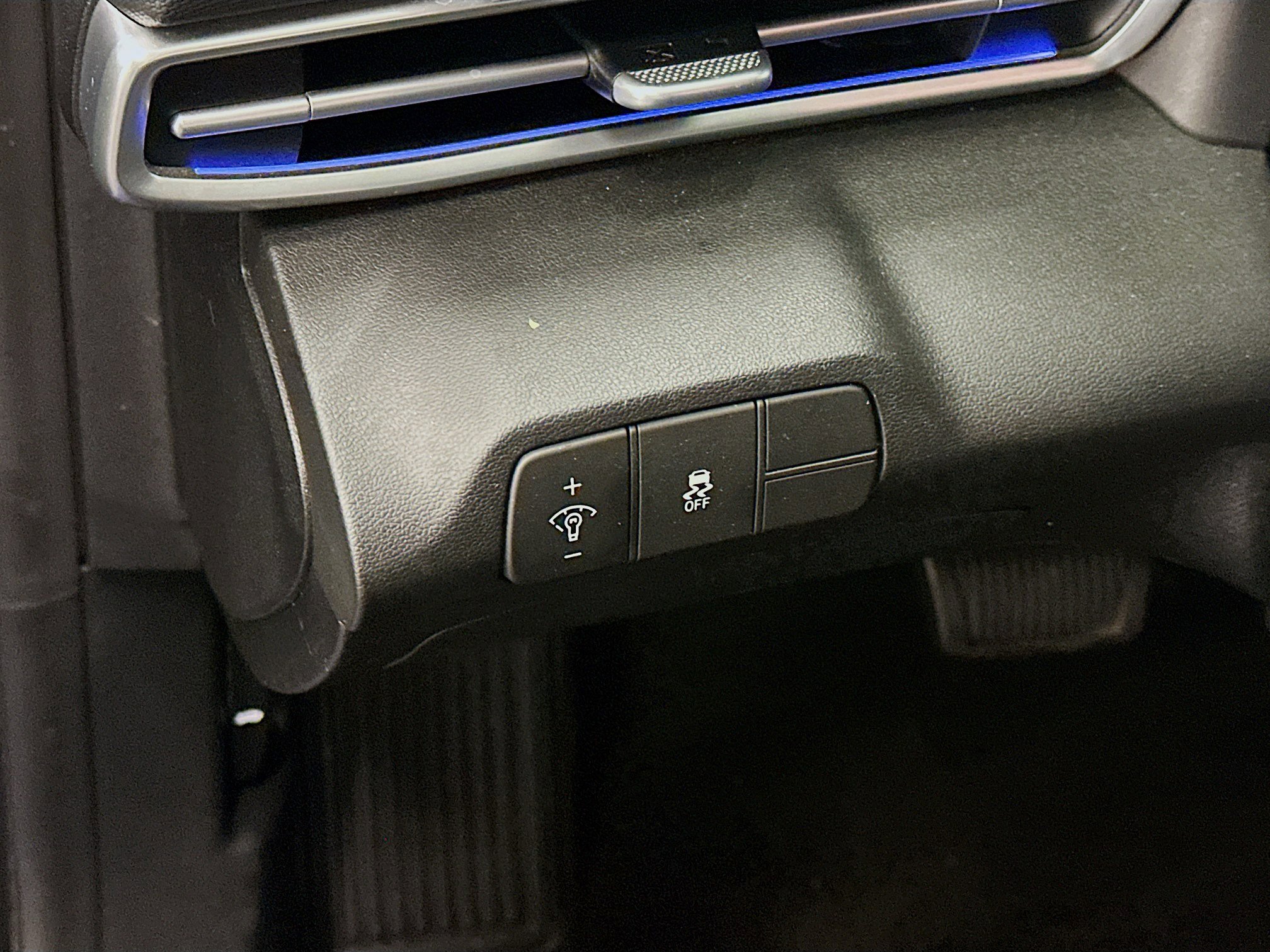 Used 2025 Hyundai Elantra Limited image 17