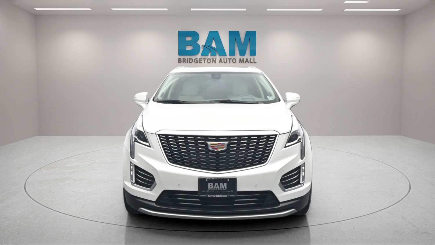 Used 2024 Cadillac XT5 Premium Luxury w/ Technology Package AWD/4WD image 2