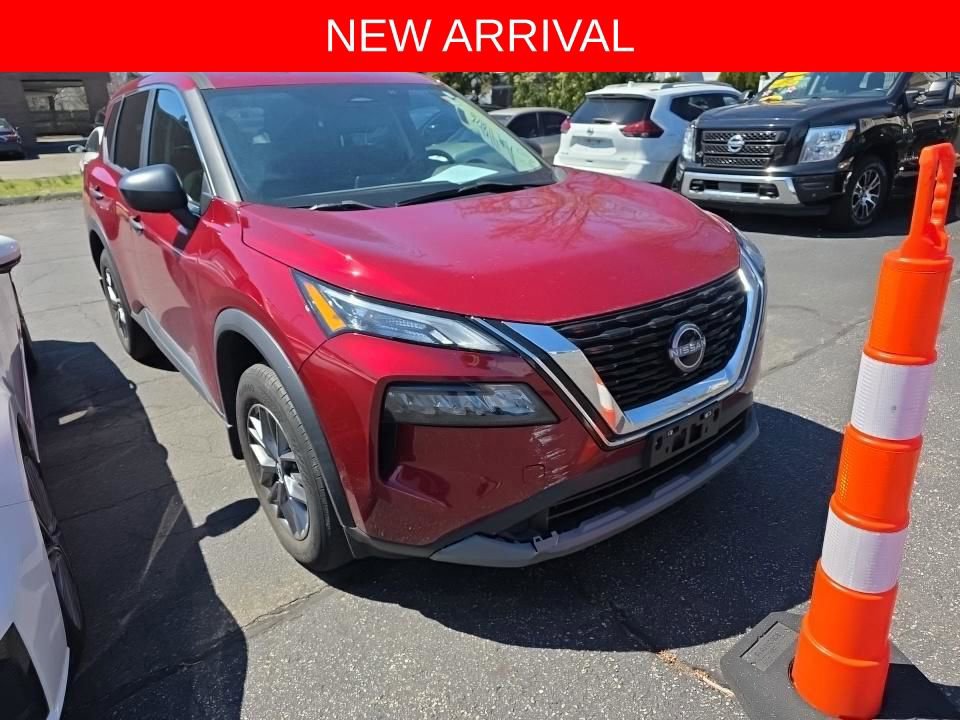 Used 2023 Nissan Rogue S image 1