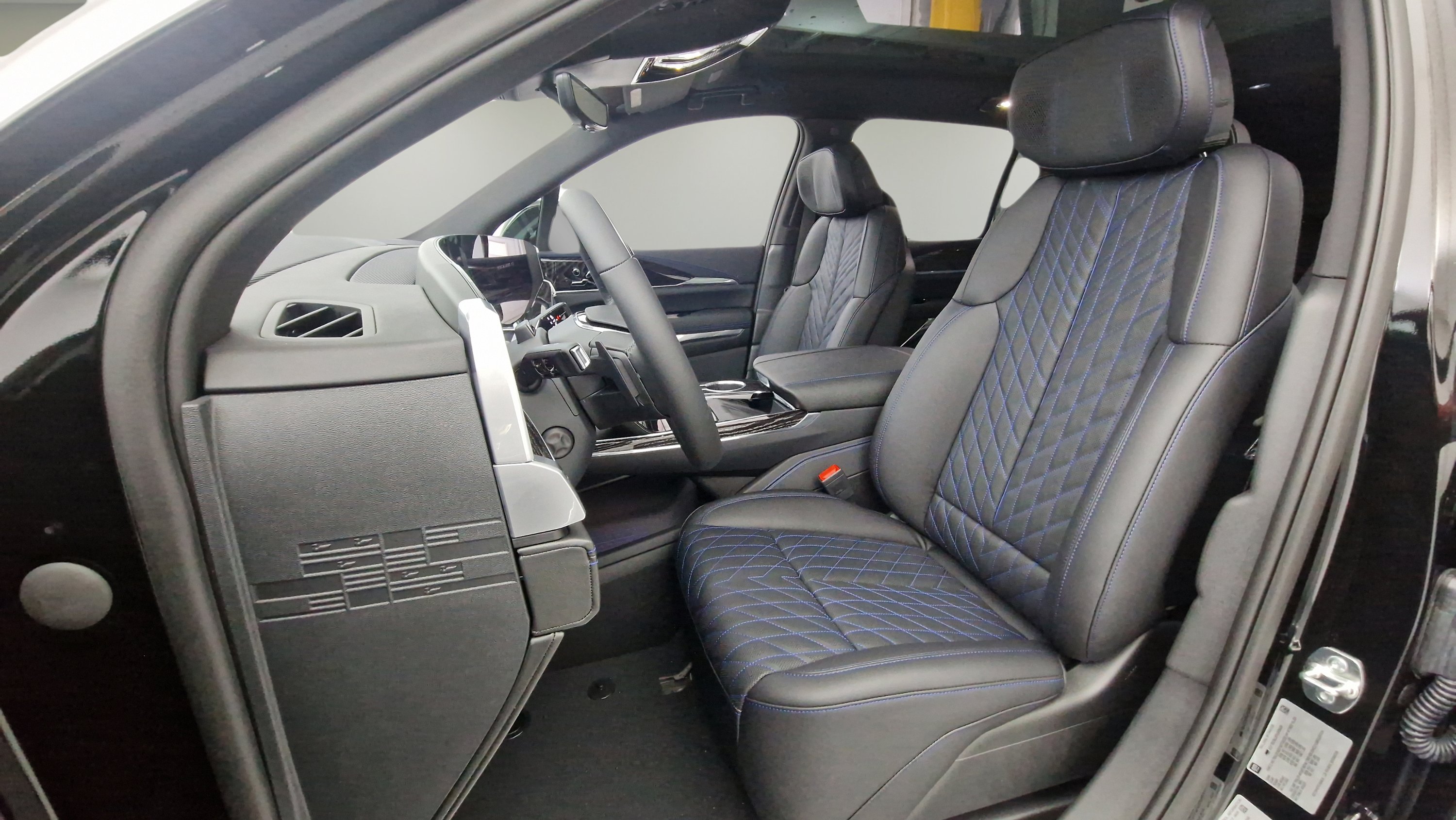 New 2026 Cadillac Escalade IQ Luxury 1 image 14