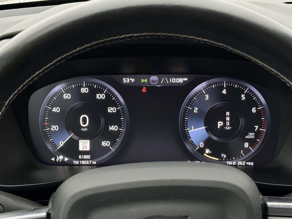 Used 2021 Volvo XC40 T5 R-Design w/ Advanced Package image 11