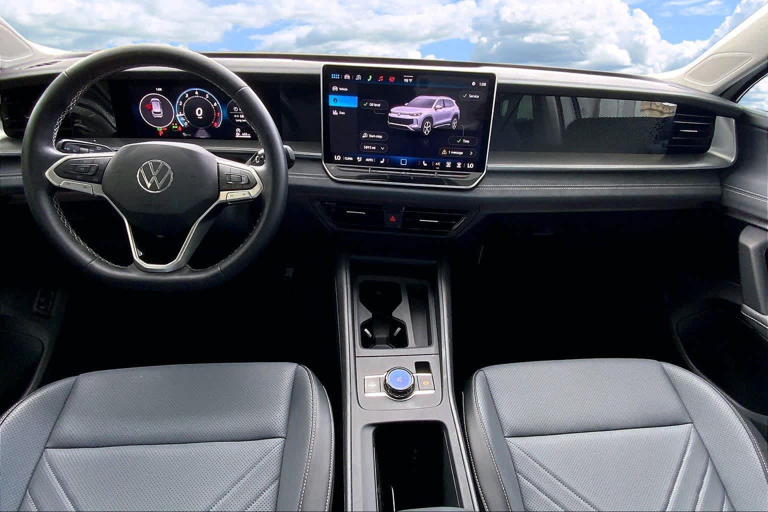 Certified 2026 Volkswagen Tiguan SE FWD image 10