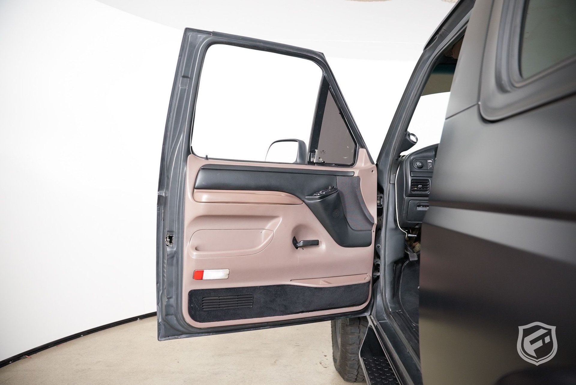 Used 1996 Ford Bronco Eddie Bauer AWD/4WD image 14