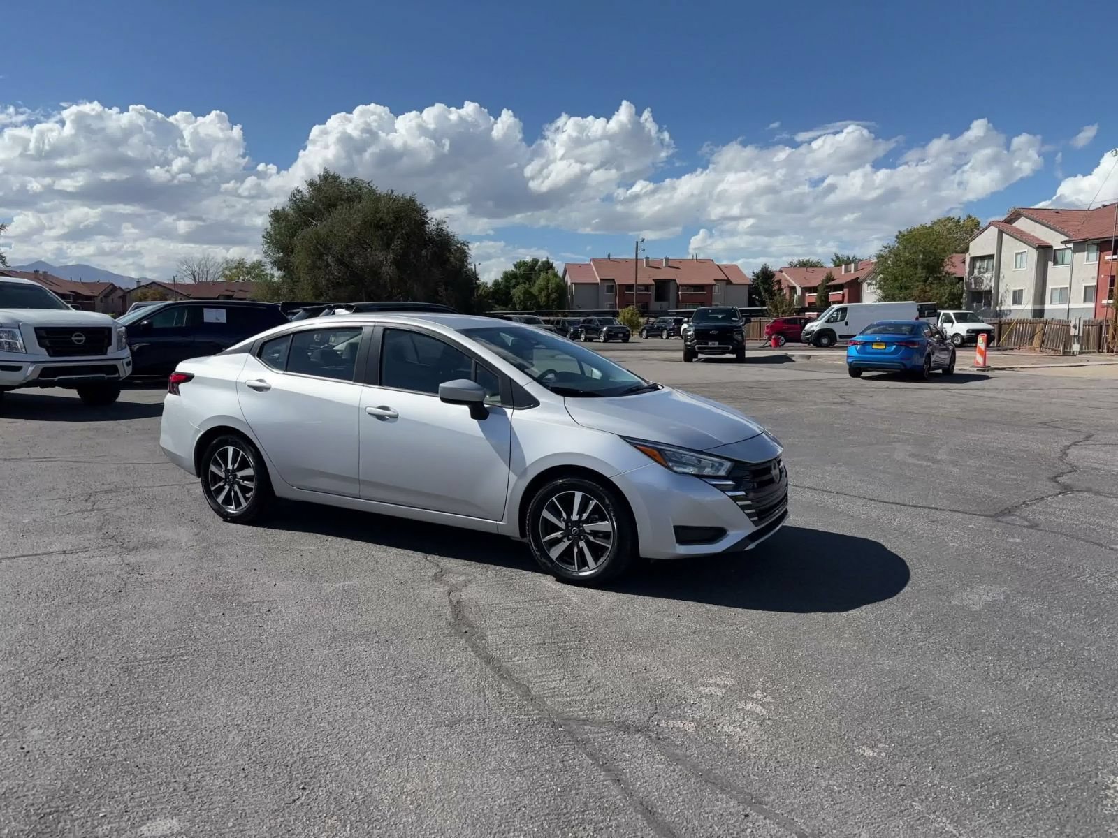 Used 2025 Nissan Versa SV FWD image 2
