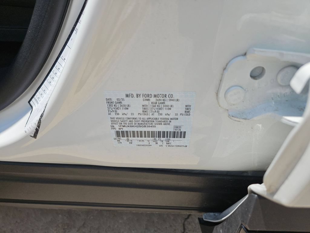 Used 2025 Ford Explorer ST-Line w/ ST-Line Street Pack AWD/4WD image 29