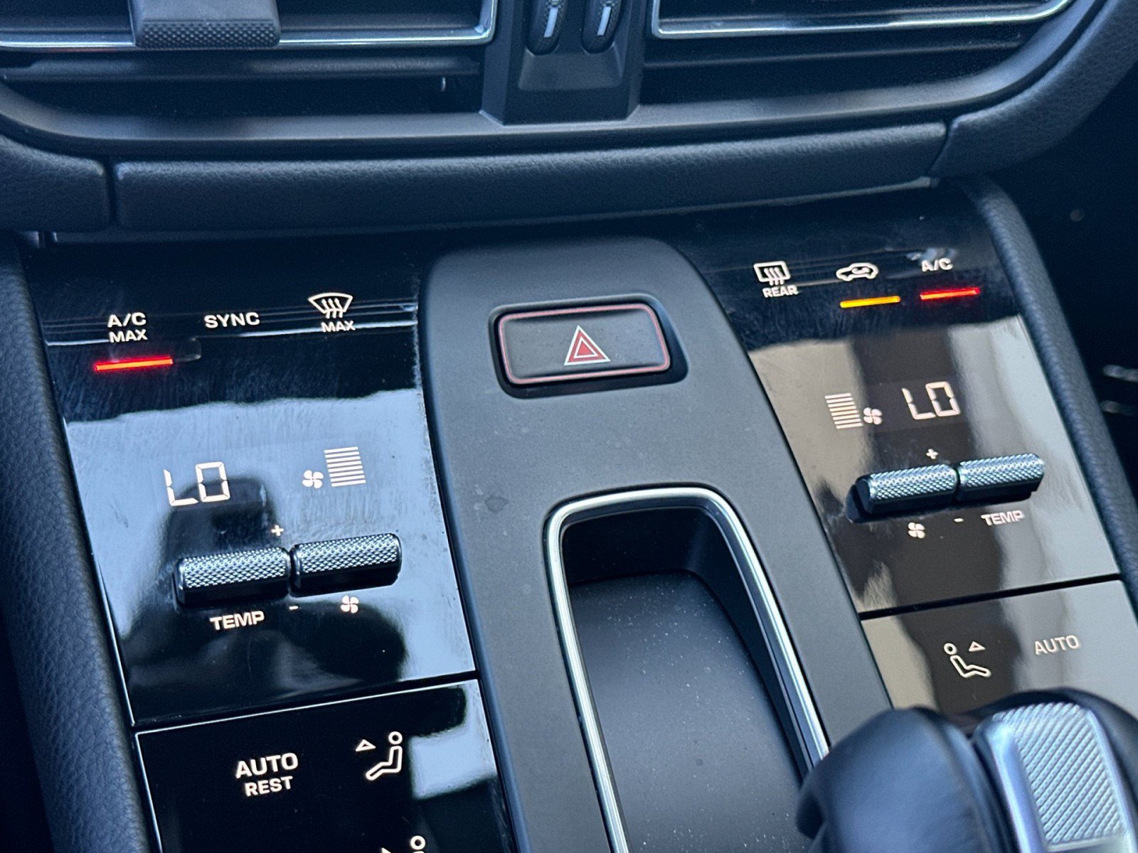 Certified 2026 Porsche Macan AWD/4WD image 20