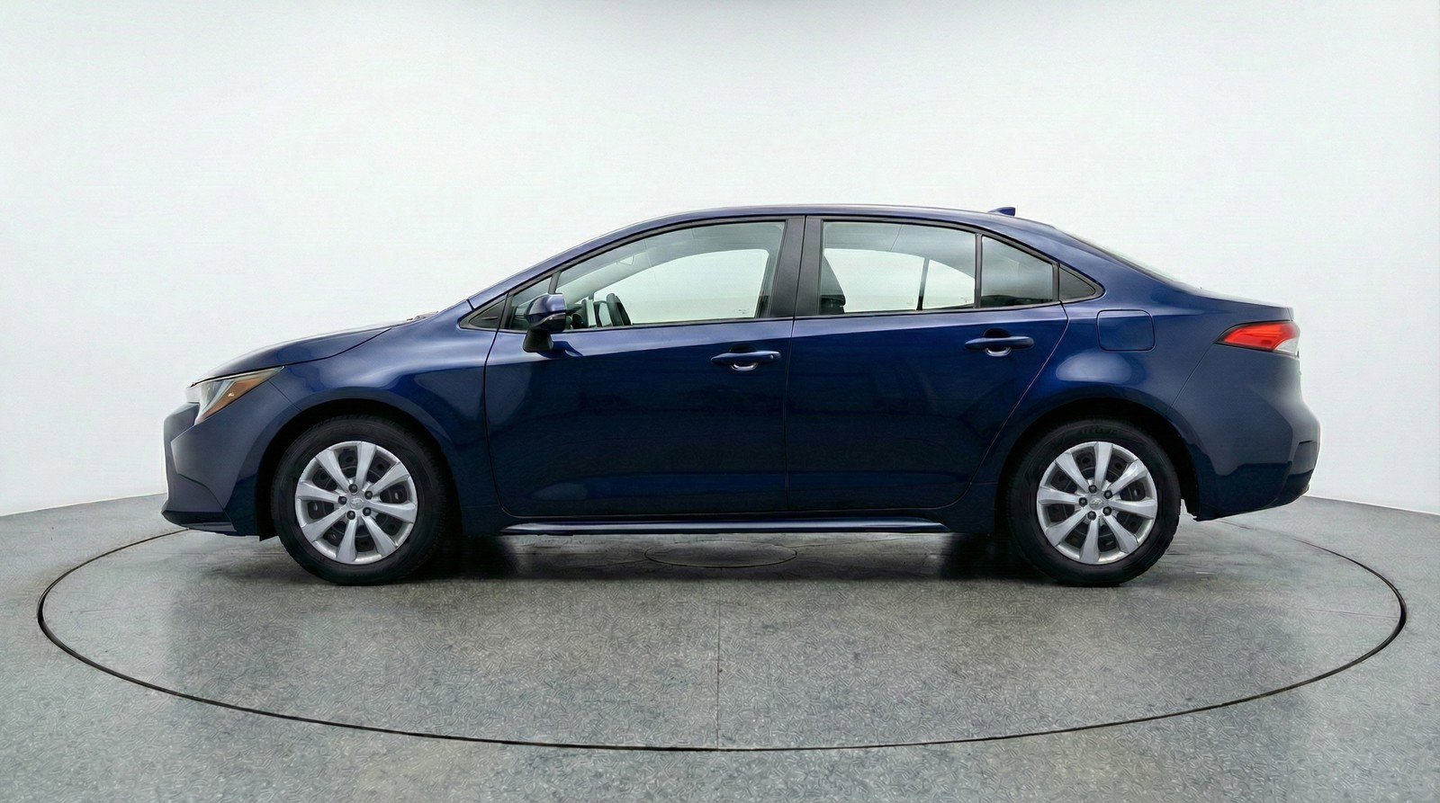 Used 2025 Toyota Corolla LE image 5