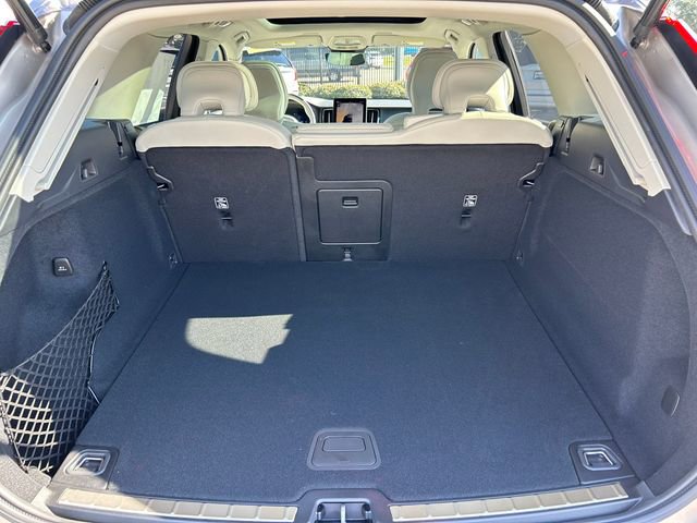 New 2026 Volvo XC60 B5 Ultra w/ Climate Package image 11