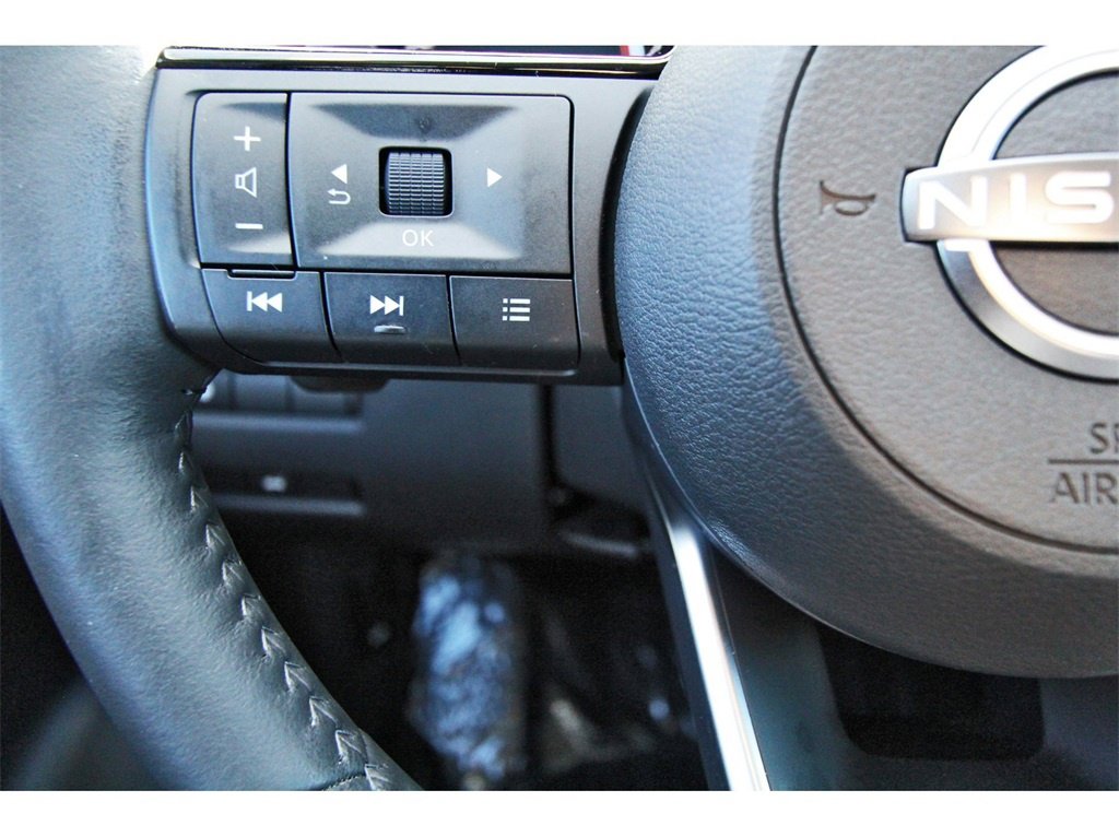 Used 2023 Nissan Rogue SL w/ SL Premium Package image 15