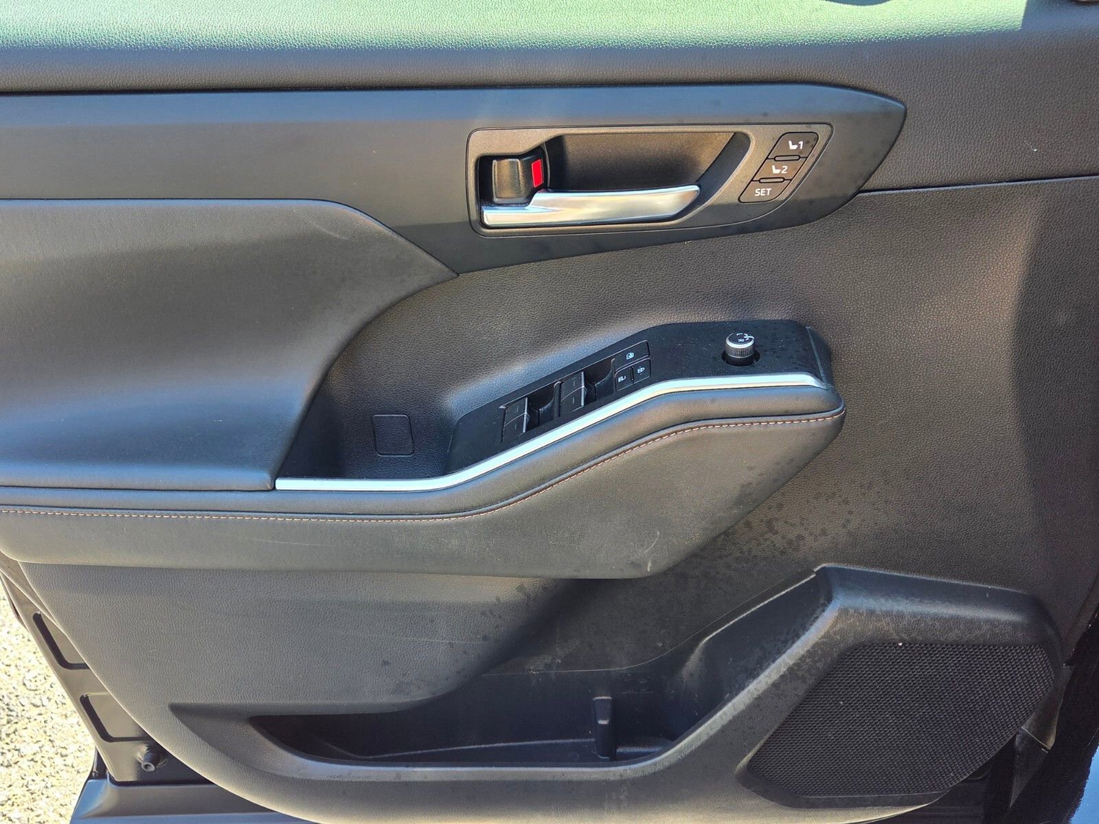 Used 2022 Toyota Highlander Bronze Edition image 31