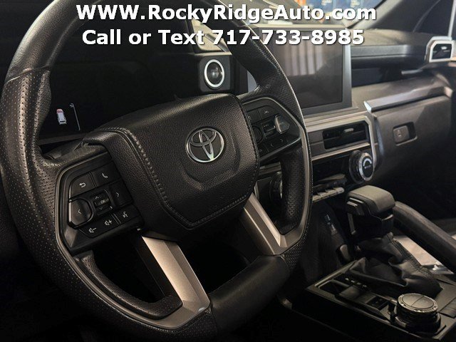 Used 2025 Toyota 4Runner SR5 AWD/4WD image 3