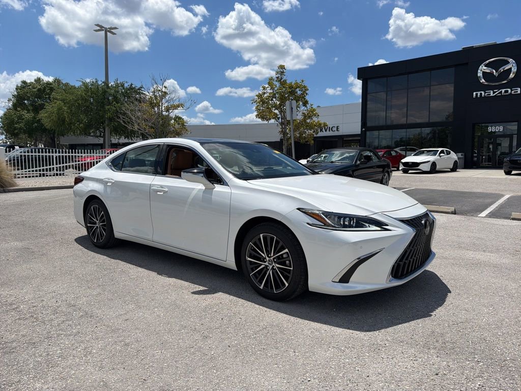 Used 2024 Lexus ES 350 w/ Premium Package FWD image 3