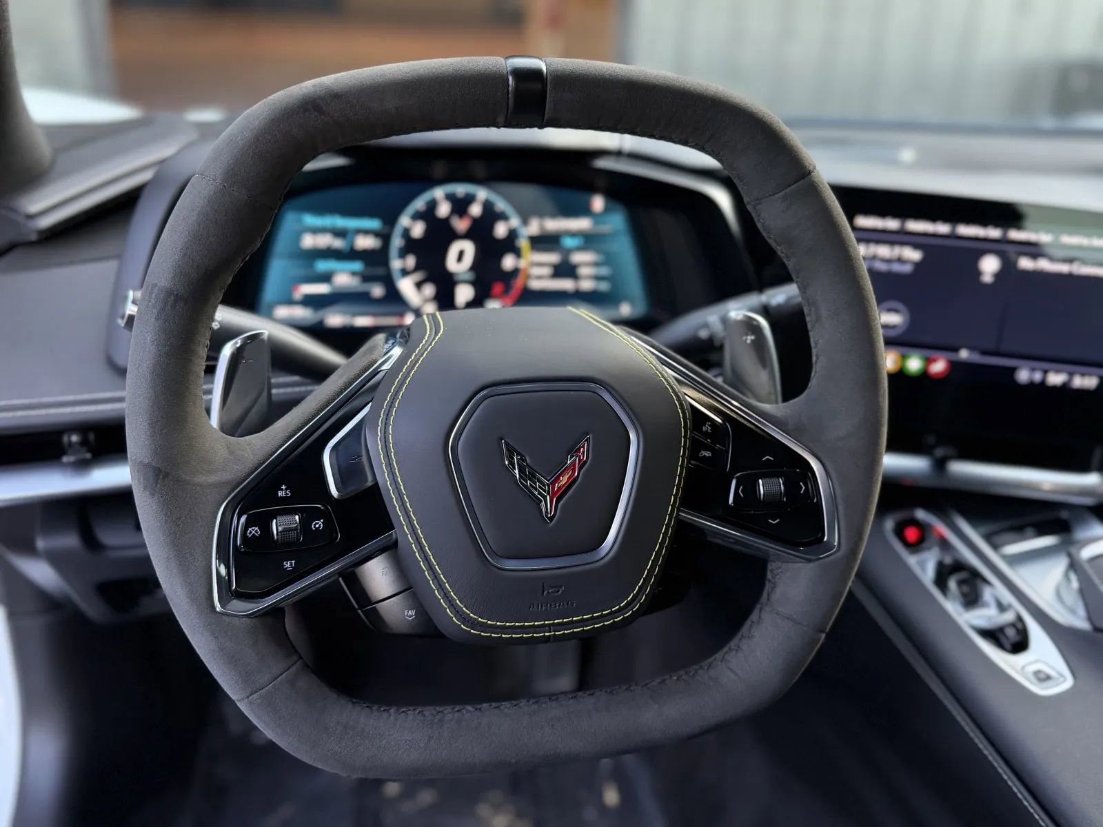 Used 2023 Chevrolet Corvette Stingray w/ Z51 Performance Package image 21