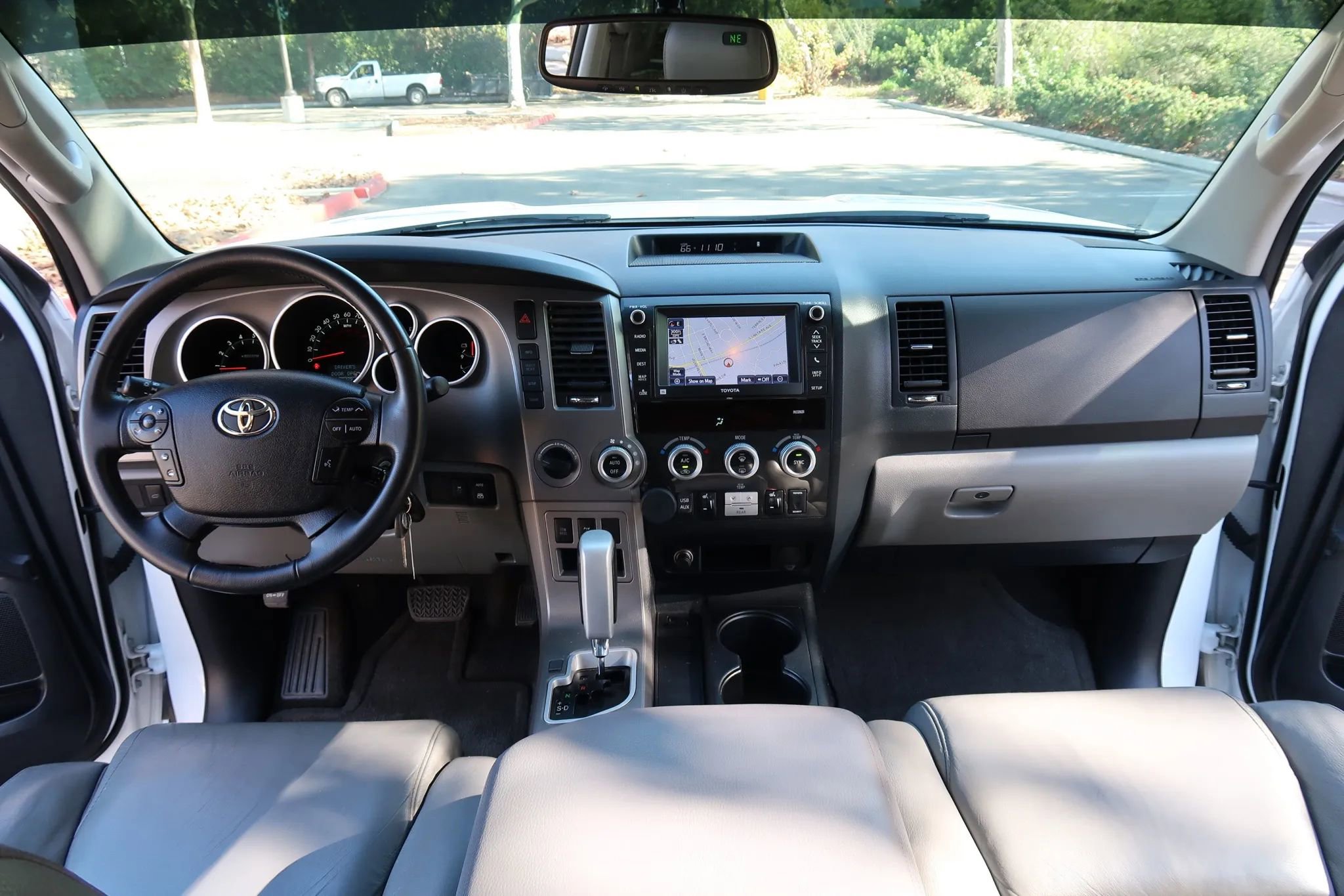 Used 2013 Toyota Sequoia Limited image 25