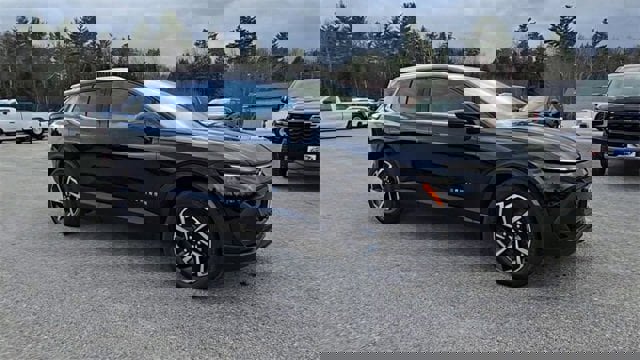 New 2026 Chevrolet Equinox EV LT w/ LPO, All-Weather Mat Package image 2