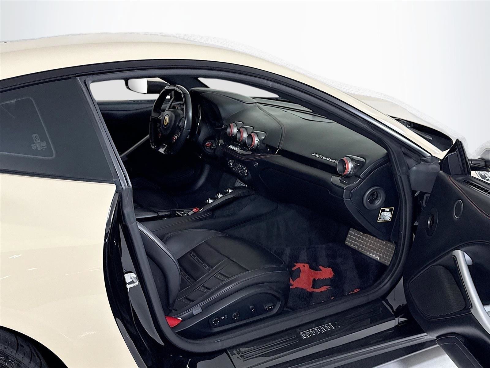 Used 2014 Ferrari F12 Berlinetta image 28