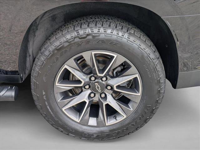 Used 2021 Chevrolet Suburban Z71 w/ Z71 Signature Package AWD/4WD image 26