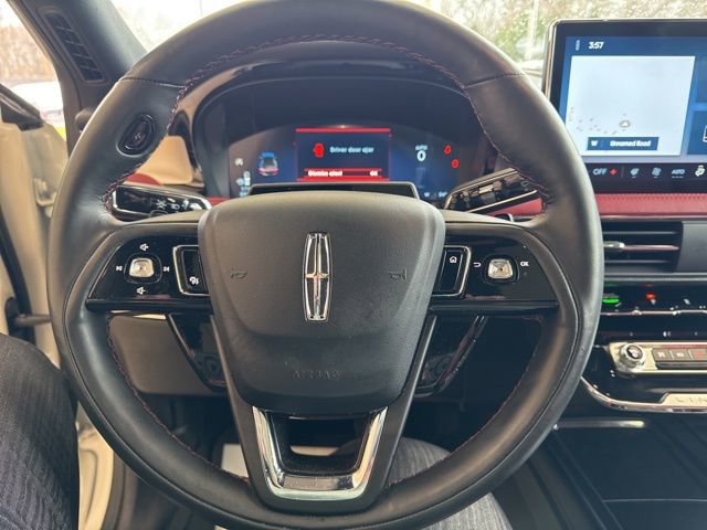 Used 2025 Lincoln Corsair Reserve w/ Equipment Group 202A image 19