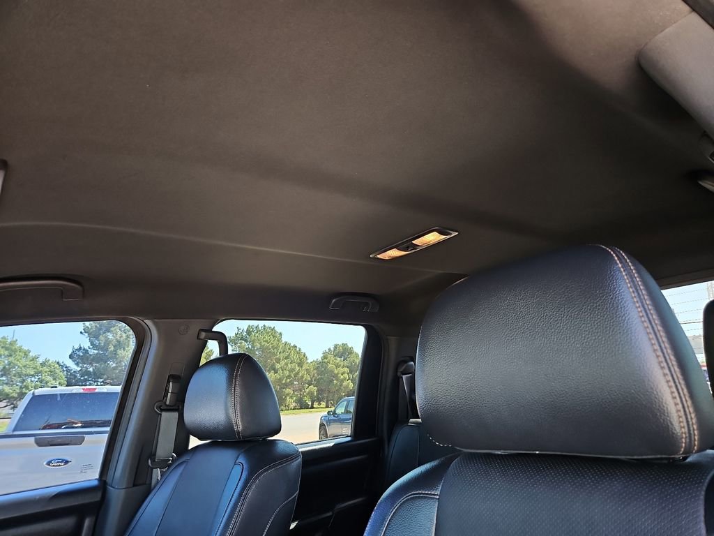 Used 2019 Nissan Titan SL w/ Midnight Edition AWD/4WD image 19