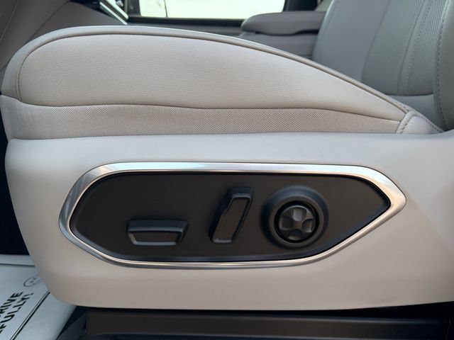 New 2026 Jeep Grand Wagoneer 4WD w/ Premium Group I image 18