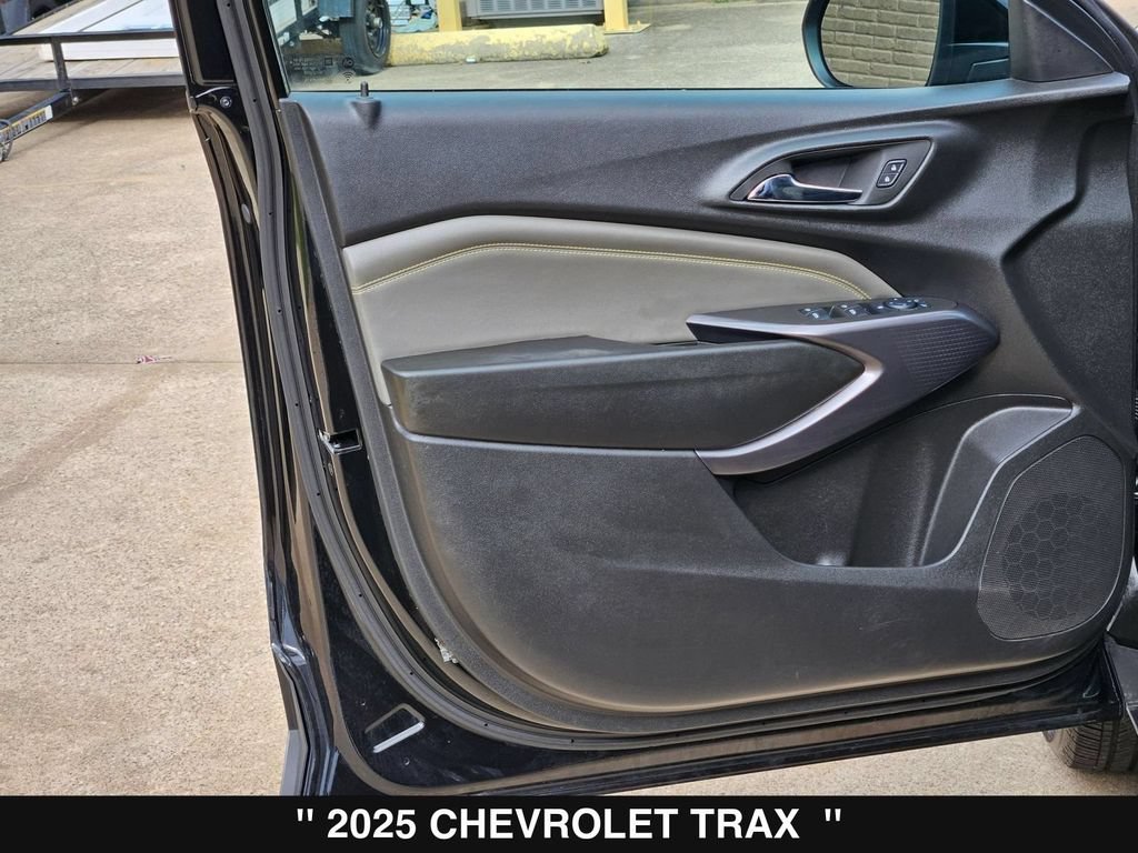 Used 2025 Chevrolet Trax ACTIV w/ Driver Confidence Package FWD image 14