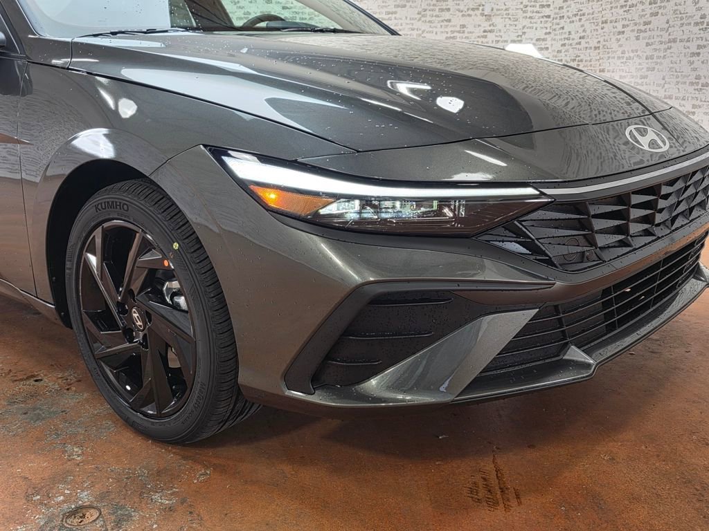New 2026 Hyundai Elantra SEL Sport Premium FWD image 7