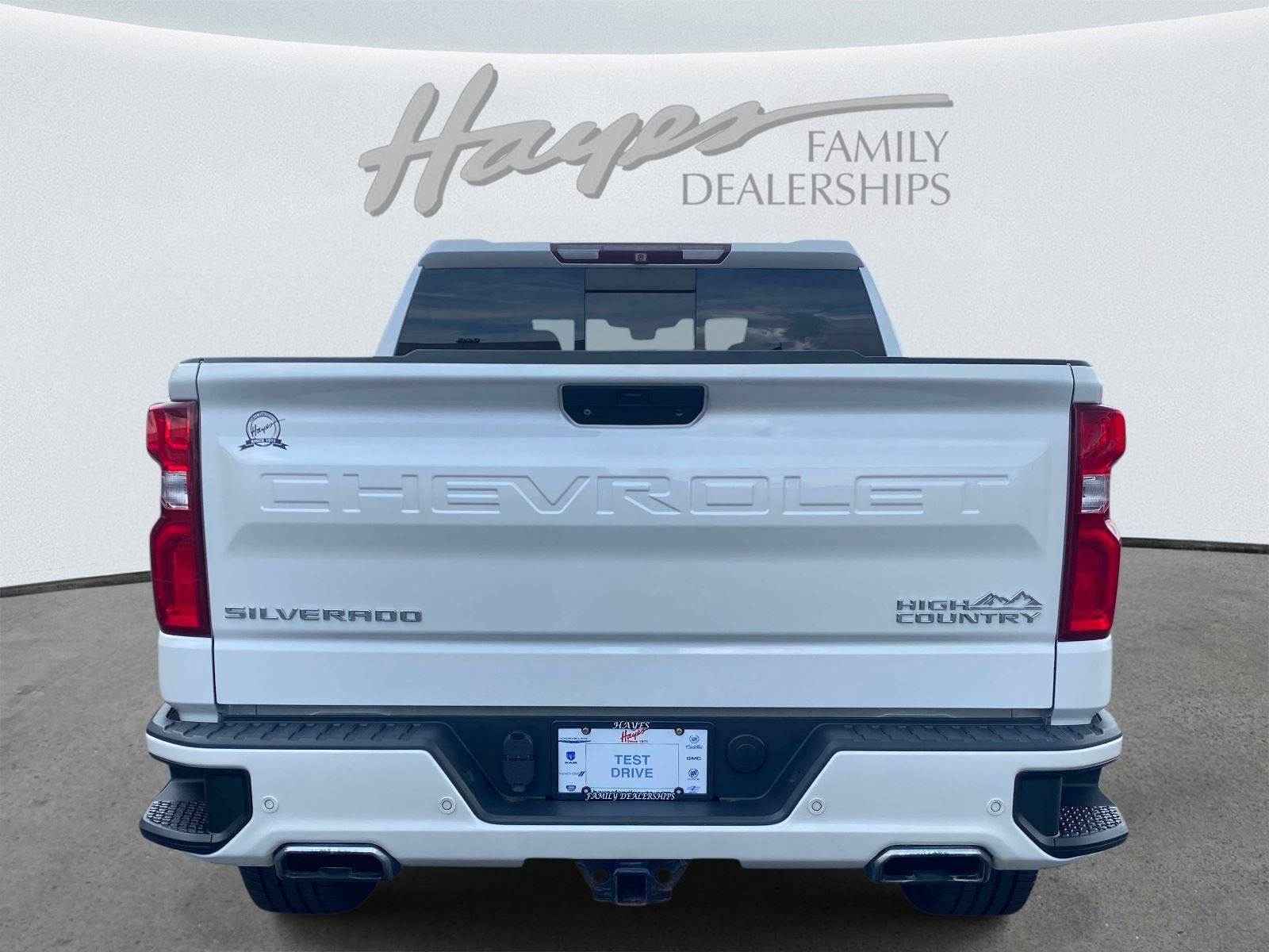 Used 2019 Chevrolet Silverado 1500 High Country w/ Technology Package AWD/4WD image 4