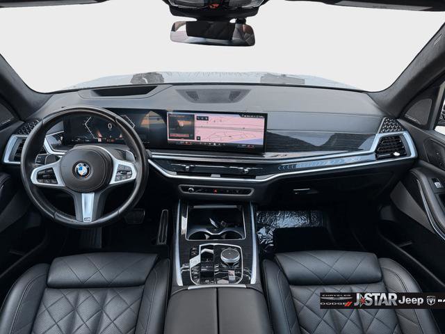 Used 2025 BMW X7 xDrive40i w/ M Sport Package image 9