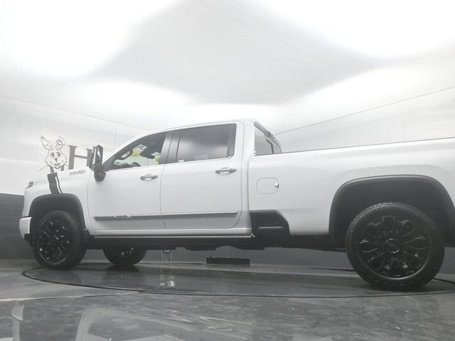 Used 2025 Chevrolet Silverado 2500 High Country w/ High Country Premium Package AWD/4WD image 52