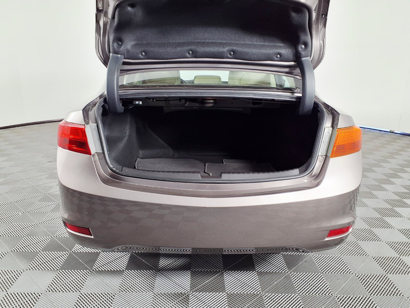 Used 2015 Acura ILX w/ Premium Package FWD image 8