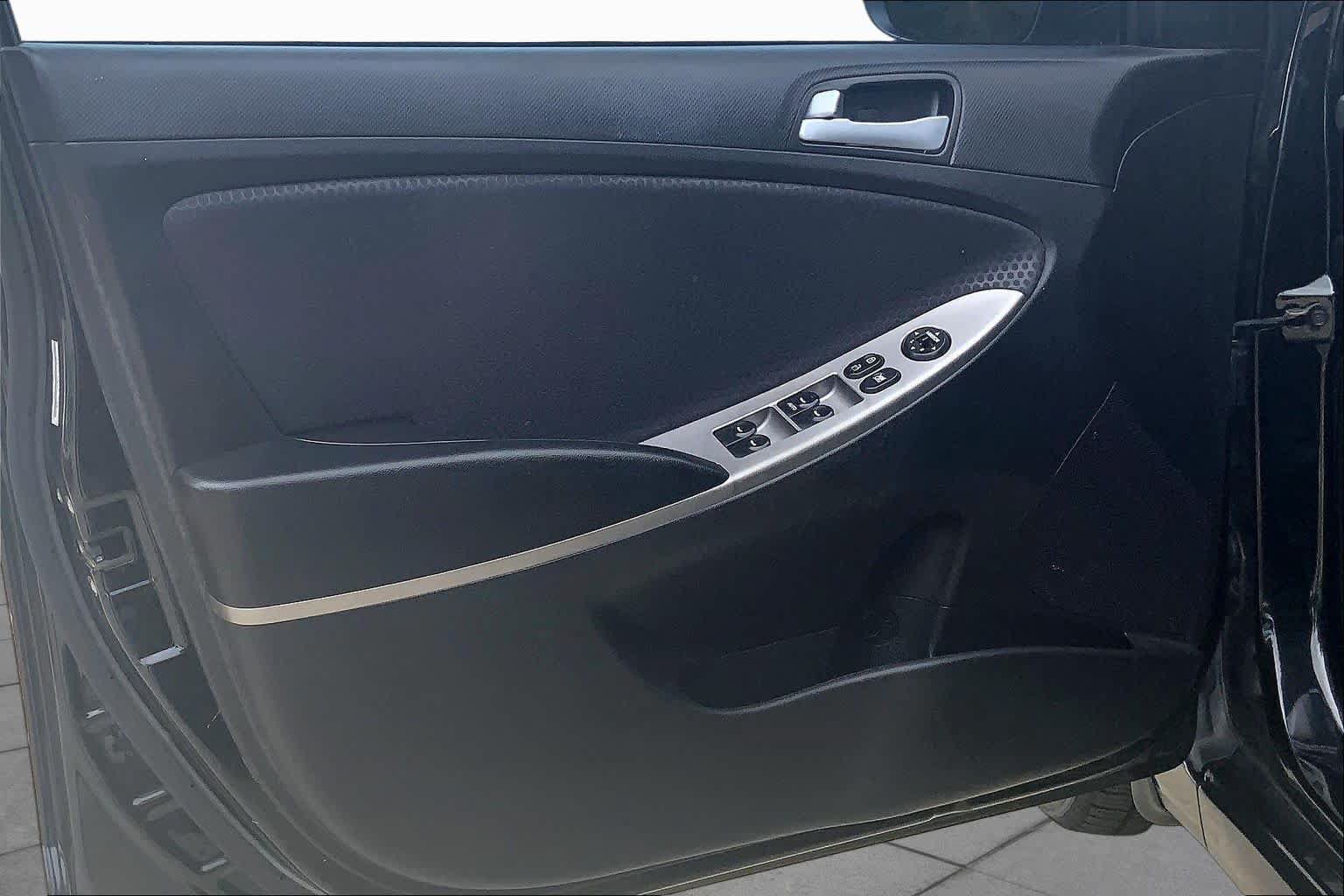 Used 2015 Hyundai Accent Sport FWD image 22