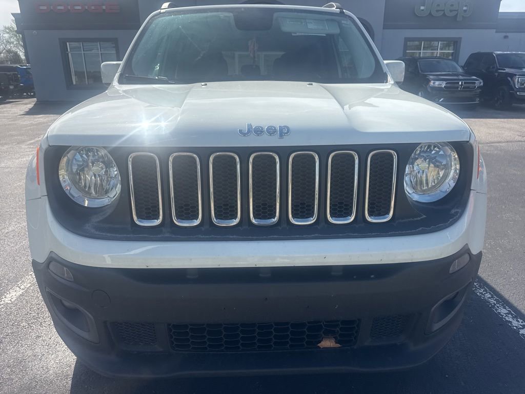 Used 2017 Jeep Renegade Latitude w/ Cold Weather Group image 6