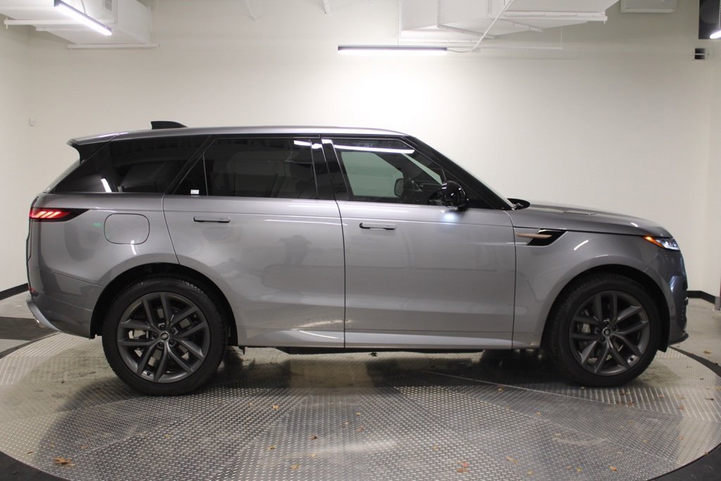 Used 2025 Land Rover Range Rover Sport Dynamic SE image 8