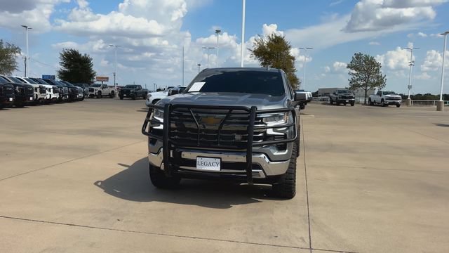 Used 2023 Chevrolet Silverado 1500 LTZ AWD/4WD image 4