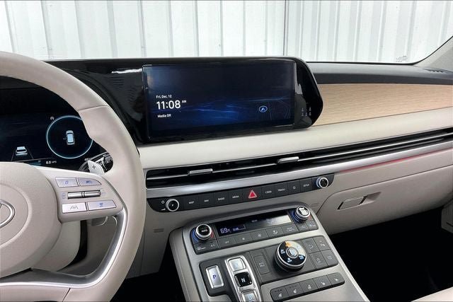 Certified 2025 Hyundai Palisade Limited AWD/4WD image 6