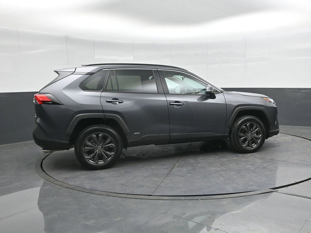 Used 2023 Toyota RAV4 XLE Premium image 3