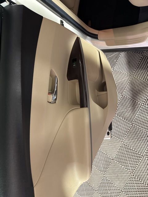 Used 2011 Toyota Venza AWD w/ Convenience Pkg image 34