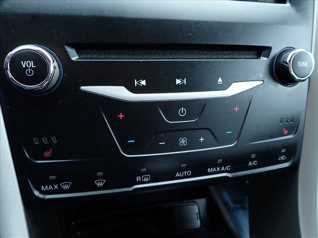 Used 2014 Ford Fusion SE w/ Equipment Group 502A FWD image 18