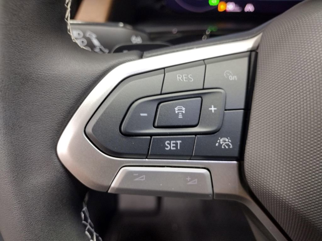 New 2025 Volkswagen Atlas SE image 28