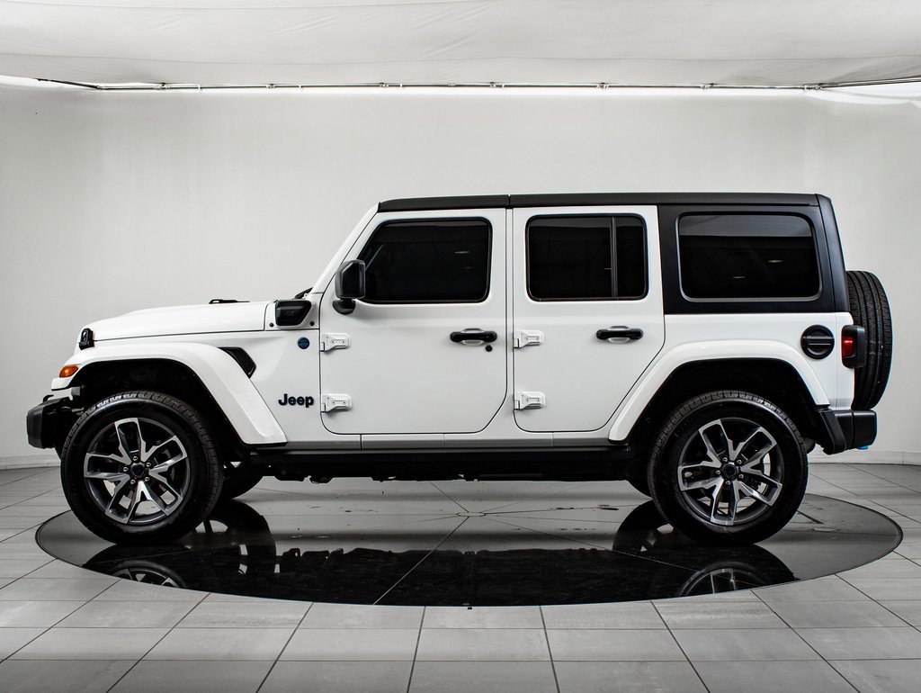 Used 2024 Jeep Wrangler Unlimited image 5