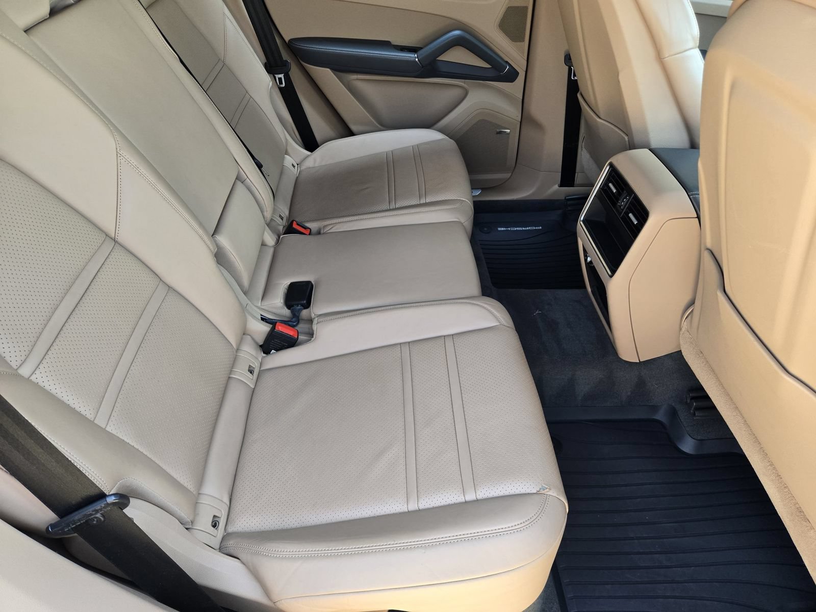 Used 2019 Porsche Cayenne AWD/4WD image 32
