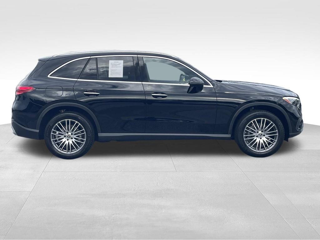 Used 2024 Mercedes-Benz GLC 300 image 2