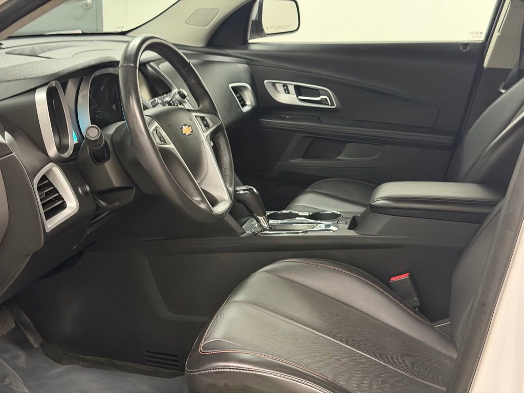 Used 2017 Chevrolet Equinox Premier w/ Enhanced Convenience Package image 29