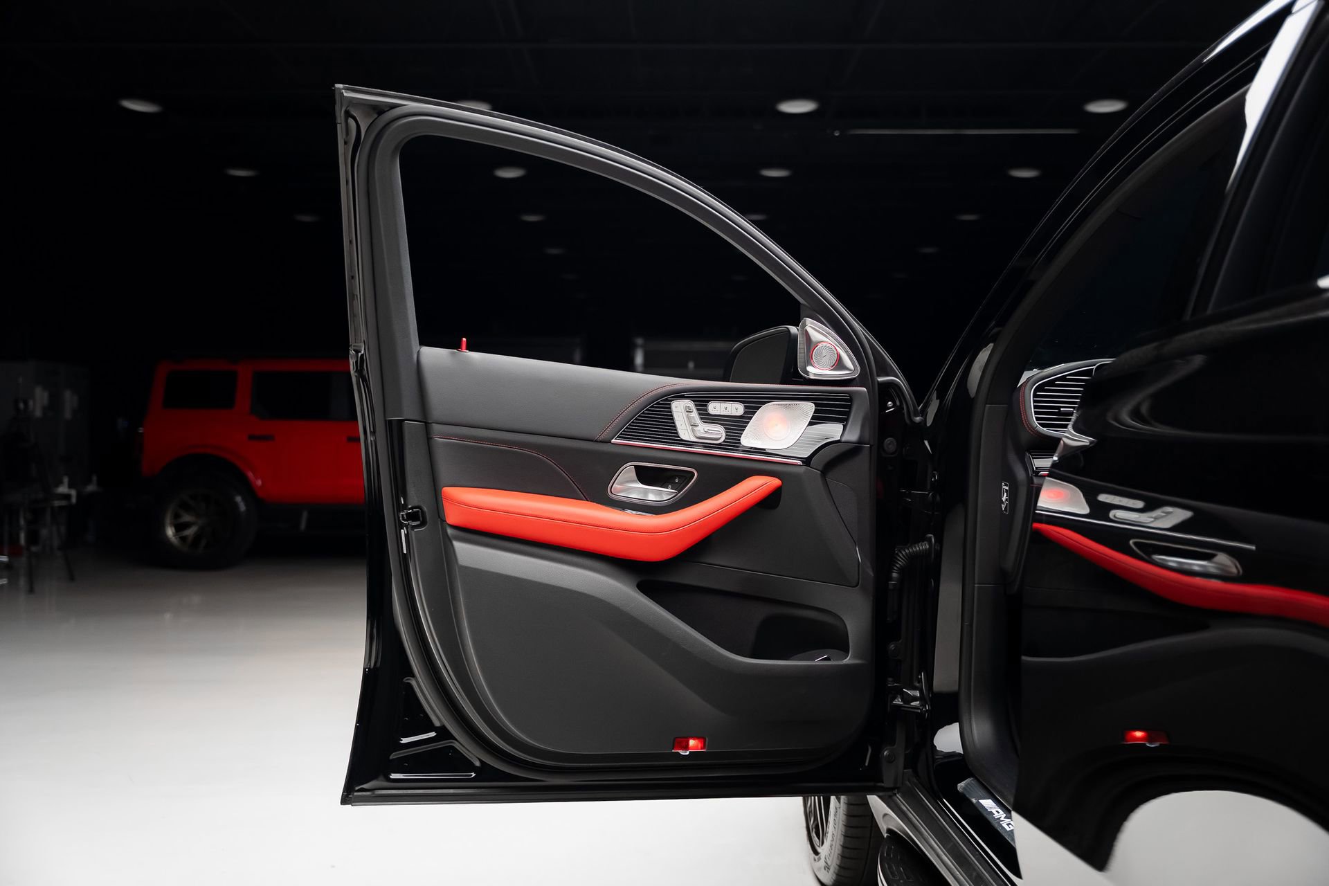 Used 2025 Mercedes-Benz GLE 53 AMG 4MATIC Coupe w/ AMG Night Package image 60