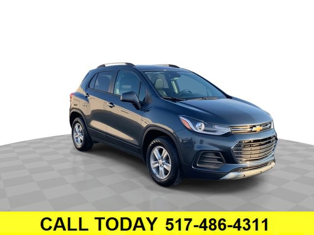 Certified 2022 Chevrolet Trax LT w/ LT Convenience Package image 2
