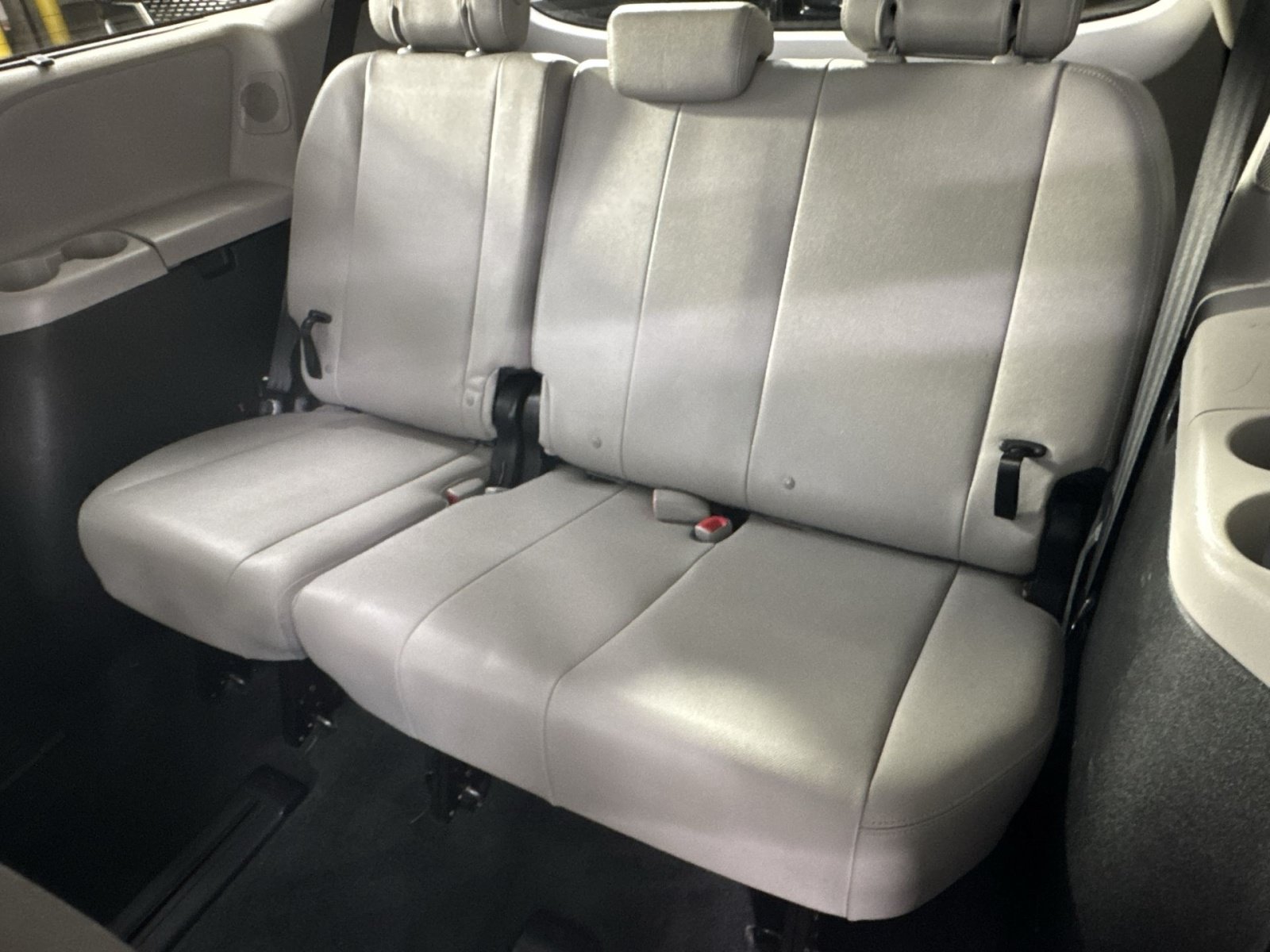 Used 2017 Toyota Sienna Limited Premium AWD/4WD image 38