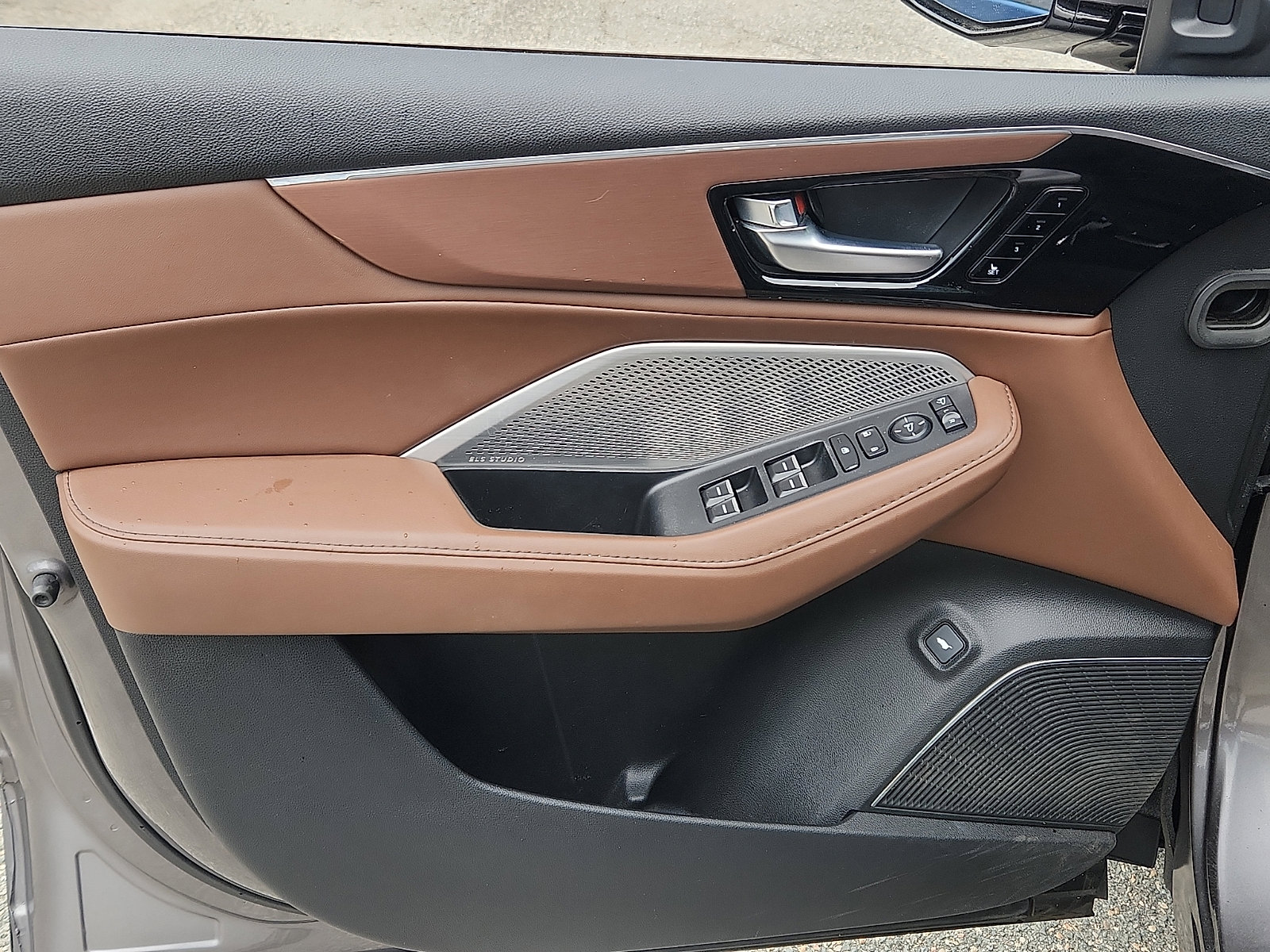 Certified 2022 Acura MDX SH-AWD w/ Technology Package image 12