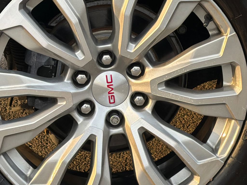 Used 2022 GMC Yukon XL Denali w/ Denali Ultimate Package image 6